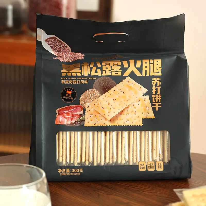 Crackers soda au jambon et à la truffe noire