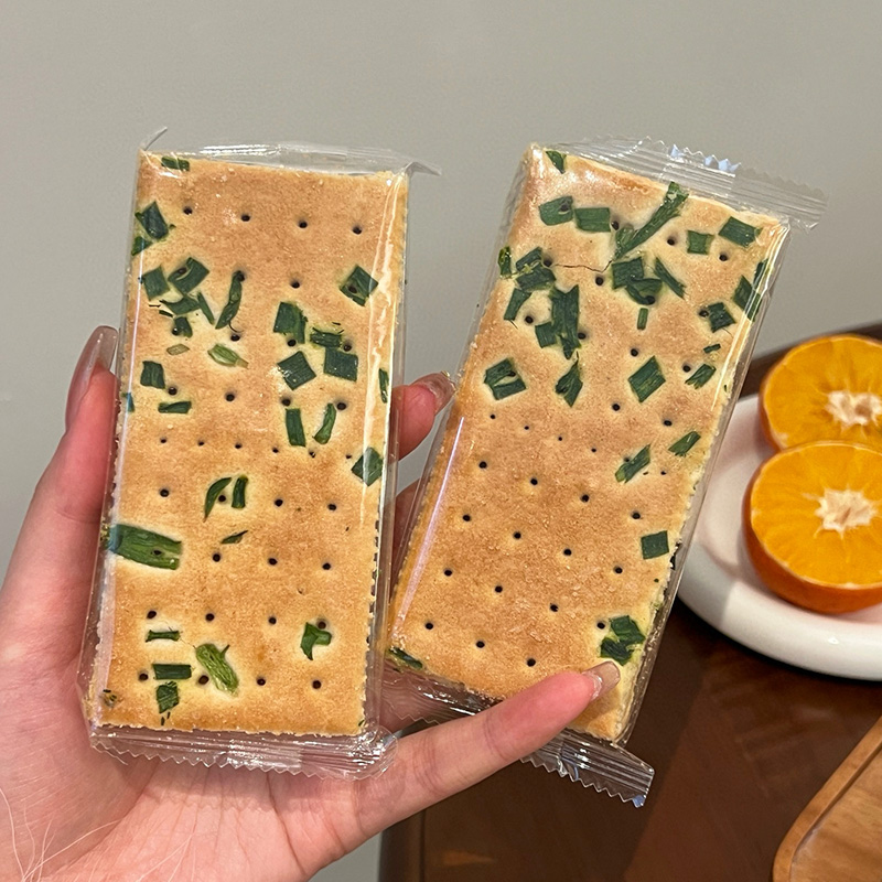 Craquelins à l'oignon vert