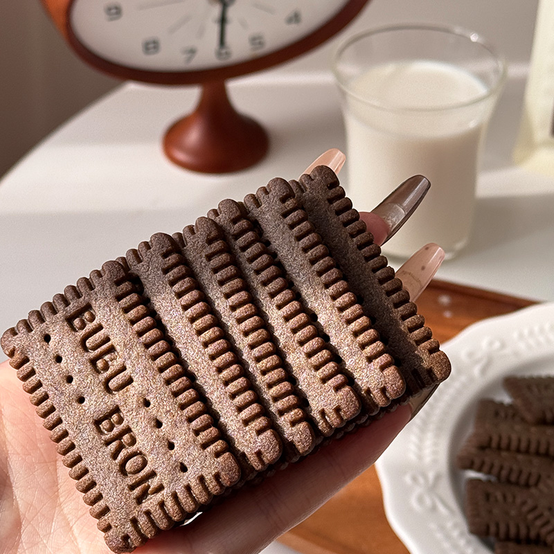 Biscuits aromatisés au cacao à haute teneur en calcium et en fer